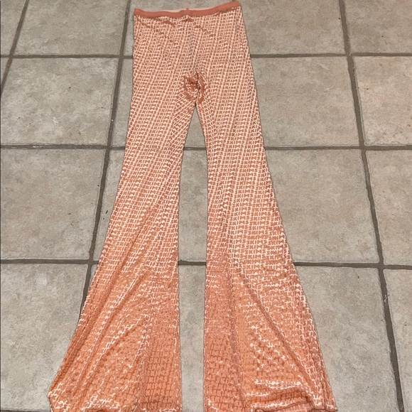 Skims After Hours Velvet Logo Flare Leggings Pants in Peach - Picture 3 of 4